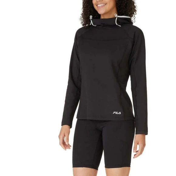 ⭐️ Firm Price ⭐️ New with tags Fila Training Hoodie Large - Picture 2 of 3